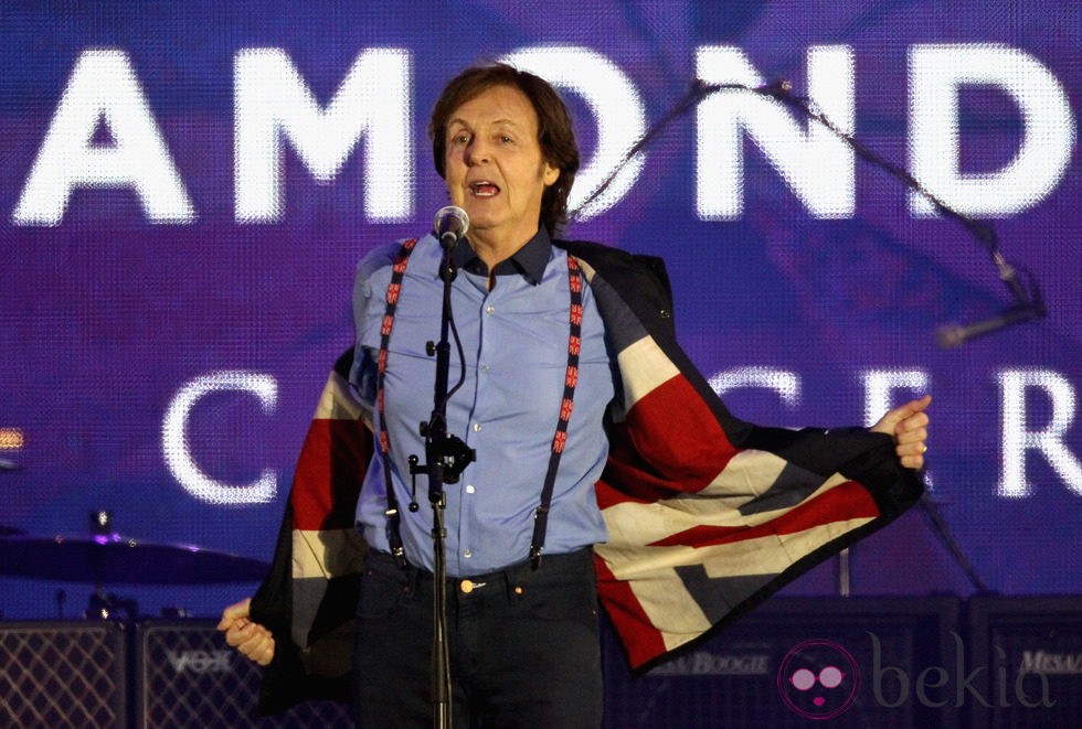 Paul McCartney en el concierto del Jubileo de Diamante de la Reina Isabel II