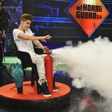 Justin Bieber en 'El Hormiguero' con un extintor