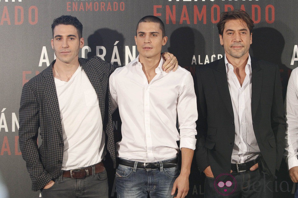 Miguel Ángel Silvestre, Álex González y Javier Bardem presentan 'Alacrán enamorado'