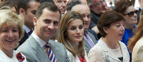 Los Príncipes y Esperanza Aguirre en la entrega de los Premios de la APM 2011