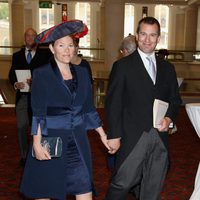 Peter Phillips y Autumn Kelly en la recepción de Guildhall del Jubileo de Diamante