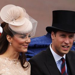 Los Duques de Cambridge en el desfile de carruajes del Jubileo de Diamante