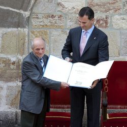 Don Felipe entrega el Premio Príncipe de Viana 2012 a Antonio López en Leyre