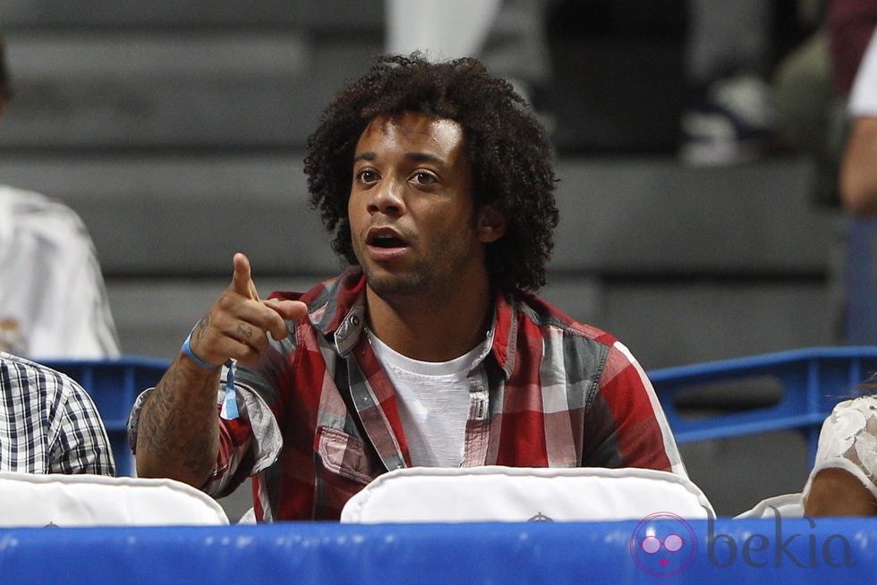 Marcelo en el partido de baloncesto Real Madrid-Barcelona