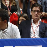 Luis Medina en el partido de baloncesto Real Madrid-Barcelona