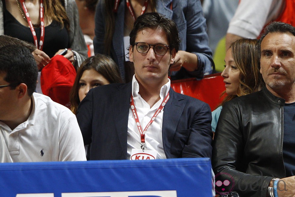 Luis Medina en el partido de baloncesto Real Madrid-Barcelona