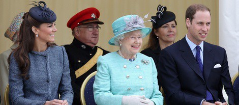 Los Duques de Cambridge y la Reina Isabel II en Nottingham