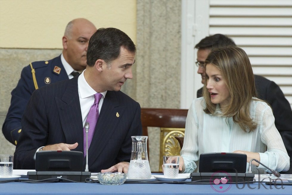 Felipe y Letizia en una reunión con los Patronatos de la Fundación Príncipe de Asturias