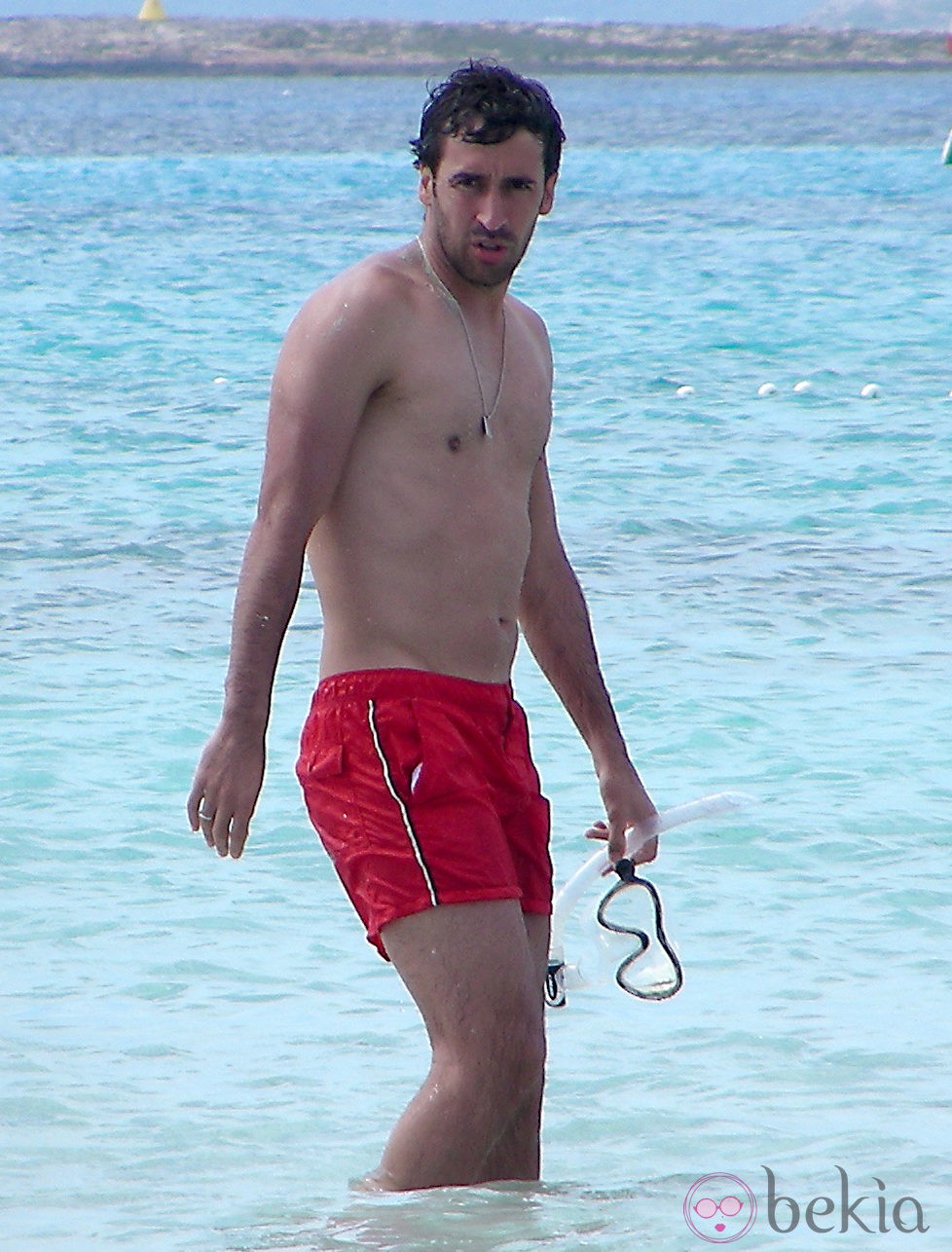 Raúl con el torso desnudo en Formentera