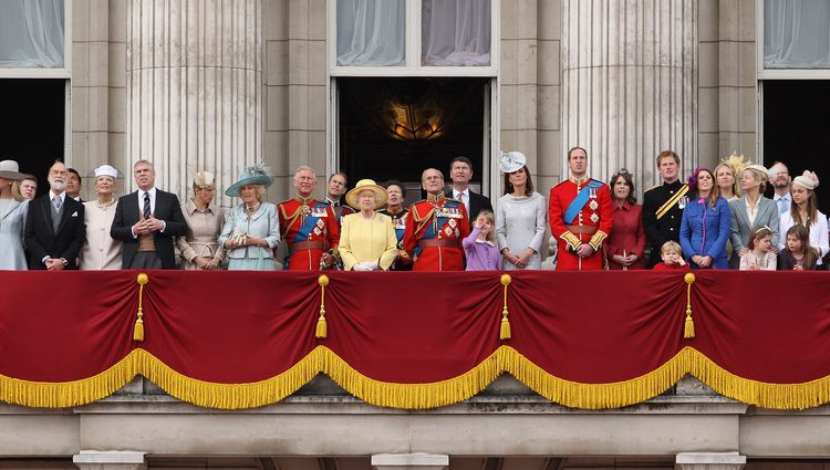 La familia real británica al completo preside las celebraciones de Trooping The Colour en Londres