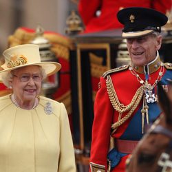 La Reina Isabel II y el Duque de Edimburgo en el Trooping The Colour