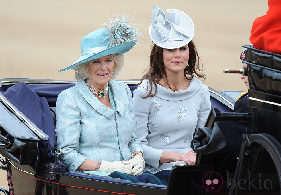 Camilla Parker Bowles y Kate Middleton desfilaron juntas en Trooping The Colour