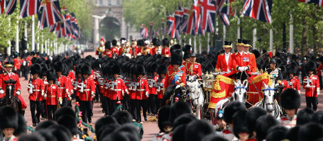 La guardia británica desfila en Trooping The Colour