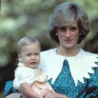 Lady Di con el Príncipe Guillermo de Inglaterra cuando era pequeño