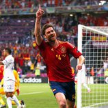 Xabi Alonso celebra su gol en el España - Francia de la Eurocopa