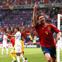 Xabi Alonso celebra su gol en el España - Francia de la Eurocopa