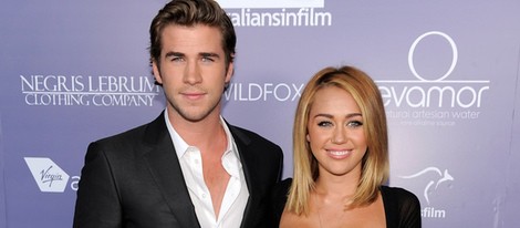 Miley Cyrus y Liam Hemsworth reaparecen tras anunciar su compromiso