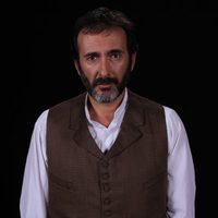 Miquel García Borda como Roque Fresnedoso en 'El Secreto de Puente Viejo' en Antena 3