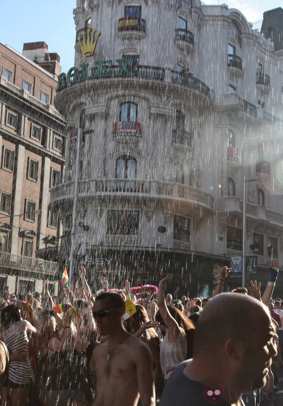 Lanzan agua durante el Orgullo Gay 2012