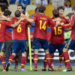 La Selección Española celebra el primer gol frente a Italia en la final de la Eurocopa