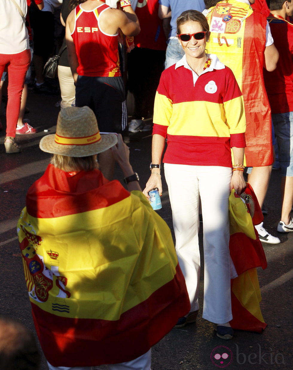 La Infanta Elena en la celebración en Madrid del triunfo de 'La Roja' en la Eurocopa 2012