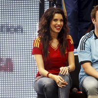 Pilar Rubio y Carlos Latre en la celebración en Cibeles del triunfo de 'La Roja' en la Eurocopa 2012