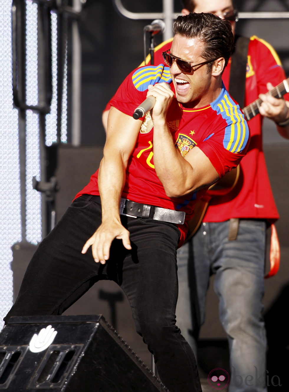 David Bustamante en el concierto celebrado por el triunfo de España en Cibeles