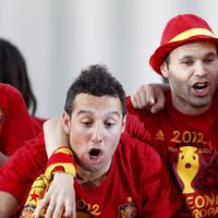 Santi Cazorla, Andrés Iniesta y Jordi Alba celebran en Madrid la Eurocopa 2012