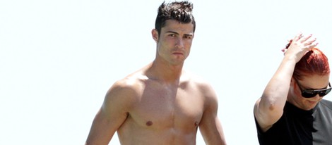 Cristiano Ronaldo presume de torso desnudo en Saint-Tropez