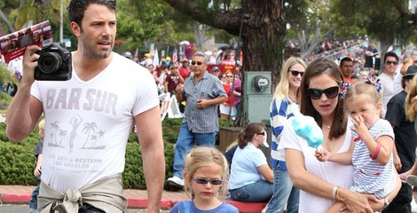 Ben Affleck y Jennifer Garner con sus hijas el Día de la Independencia