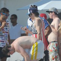 Niall Horan con sus amigos en Marbella