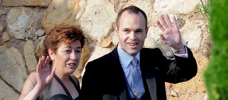 Andrés Iniesta llega a su boda con Anna Ortiz