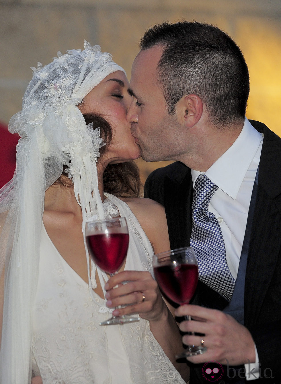 El beso de Andrés Iniesta y Anna Ortiz el día de su boda