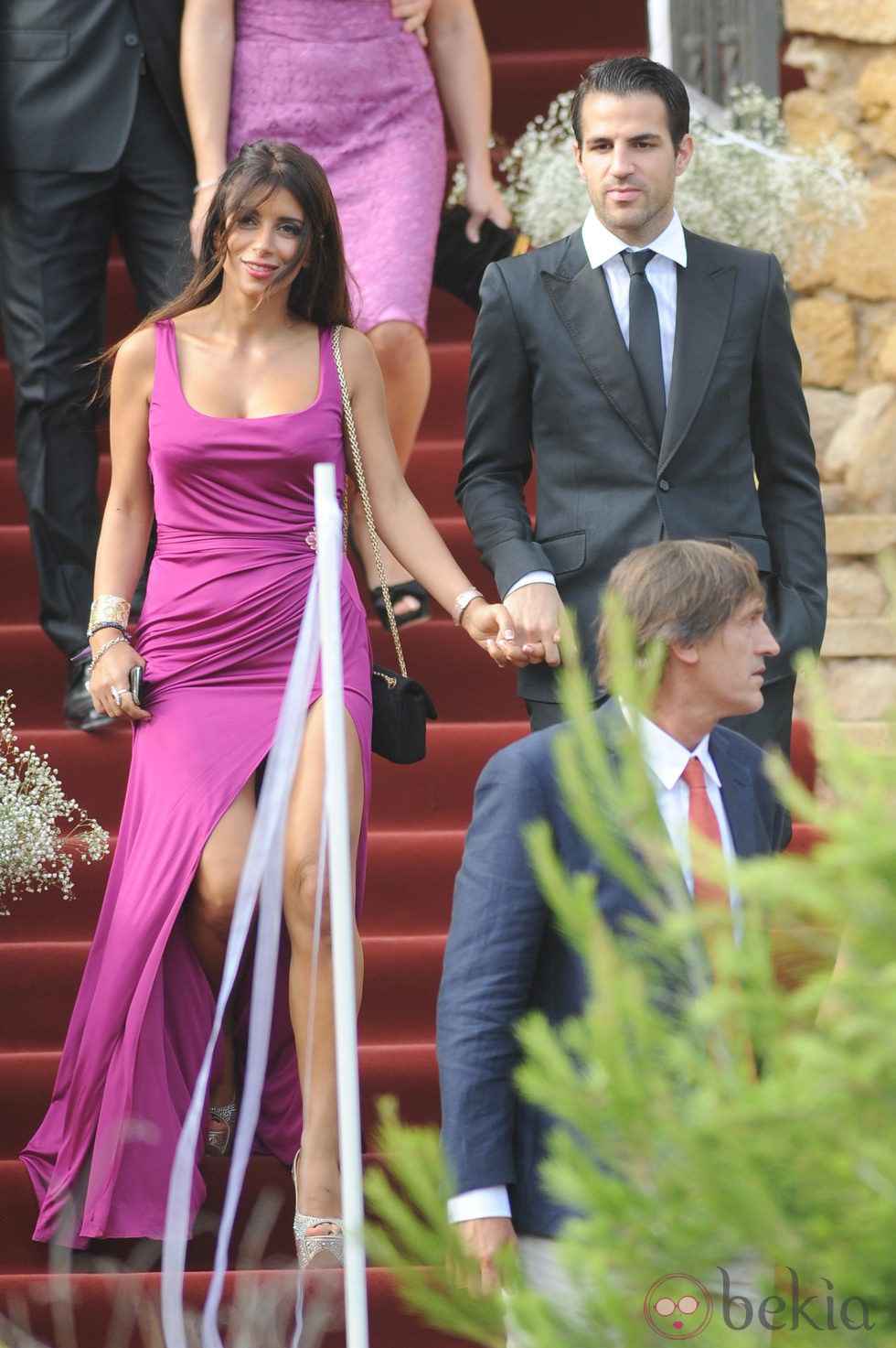 Cesc Fábregas y Daniella Semaan en la boda de Andrés Iniesta y Anna Ortiz