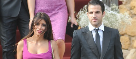 Cesc Fábregas y Daniella Semaan en la boda de Andrés Iniesta y Anna Ortiz