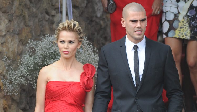 Víctor Valdés y su mujer Yolanda Cardona en la boda de Andrés Iniesta y Anna Ortiz