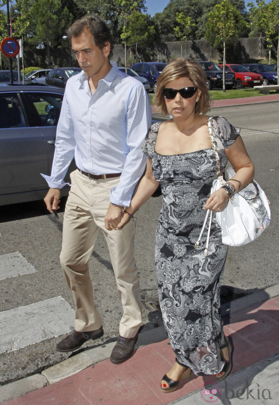 Terelu Campos y Carlos Pombo en el tanatorio de Pedro Rodríguez