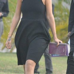 Rihanna durante el funeral de su abuela en Barbados