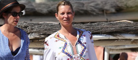 Kate Moss paseando por Saint Tropez entre rumores de embarazo