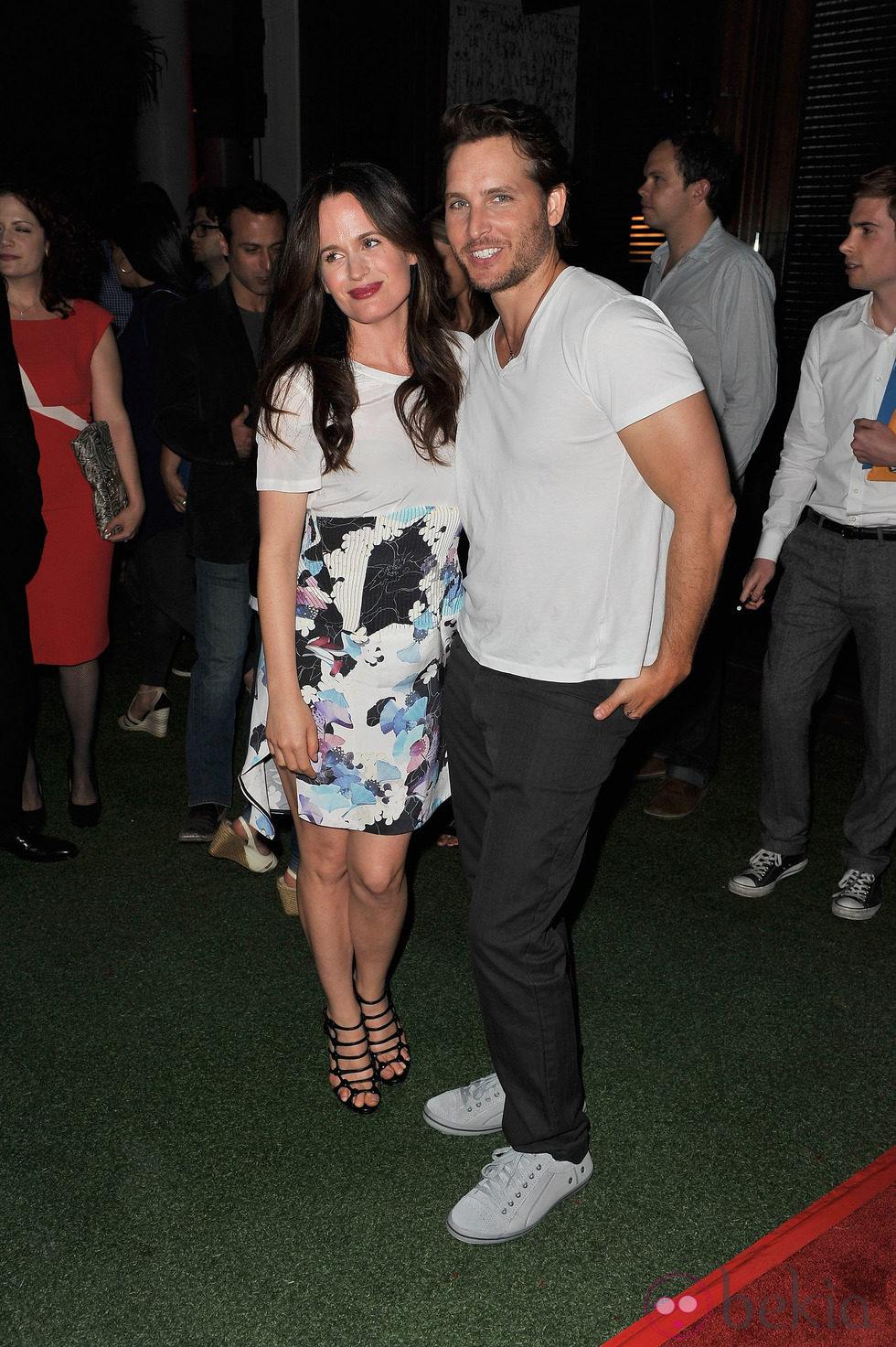 Elizabeth Reaser y Peter Facinelli en el estreno de 'Amanecer. Parte 2' en la Comic-Con 2012