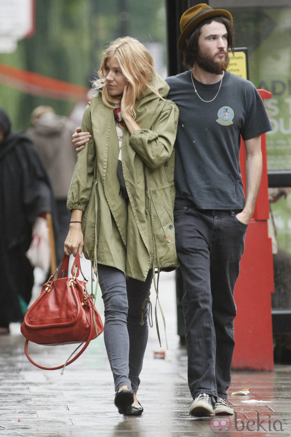 Sienna Miller y su pareja Tom Sturridge