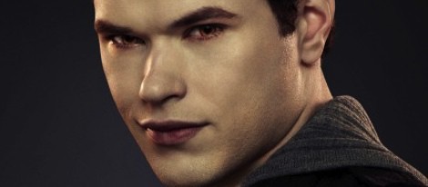 Kellan Lutz en un poster promocional de 'Amanecer.Parte 2'