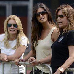 Sara Carbonero durante un partido de fútbol en Caracas