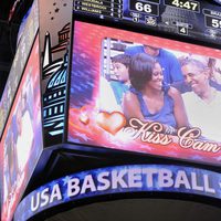 Barack y Michelle Obama pillados en la Kiss Cam