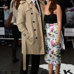 Tom Hardy y Charlotte Riley en el estreno de 'El caballero oscuro: la leyenda renace' en Londres