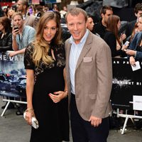 Guy Ritchie y Jacqui Ainsley en el estreno de 'El caballero oscuro: la leyenda renace' en Londres