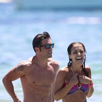 David Bustamante y Paula Echevarría, divertido chapuzón en Ibiza