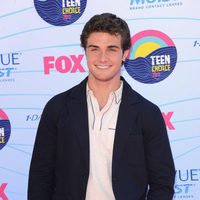 Beau Mirchoff en la gala Teen Choice Awards 2012