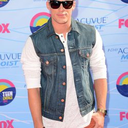 Michael Trevino en la gala Teen Choice Awards 2012 