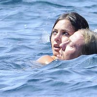 Guti y Romina Belluscio bañándose en el Mediterráneo durante sus vacaciones en Ibiza